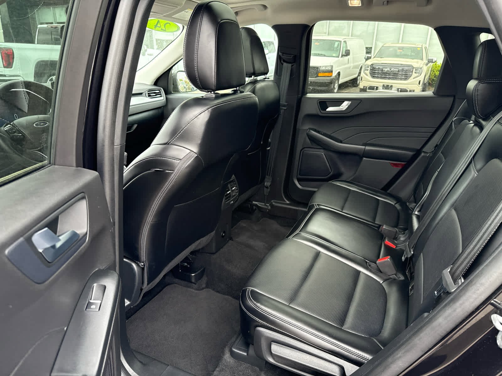 Used 2024 Ford Escape Platinum AWD/4WD image 22