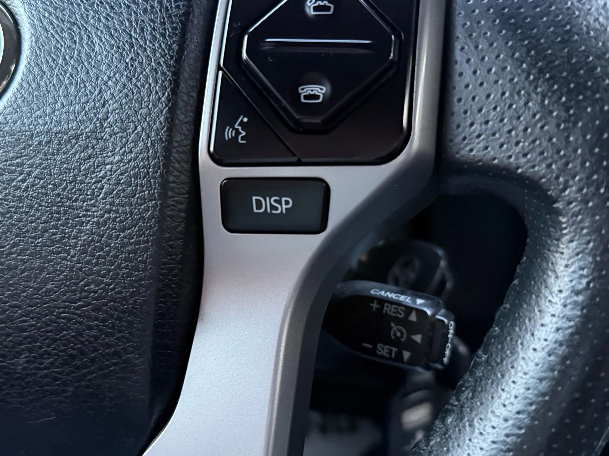 Used 2016 Toyota 4Runner SR5 AWD/4WD image 37