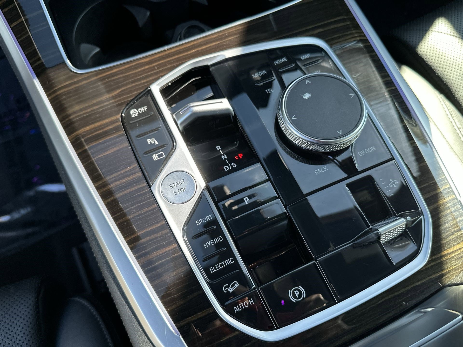 Used 2024 BMW X5 xDrive50e image 23