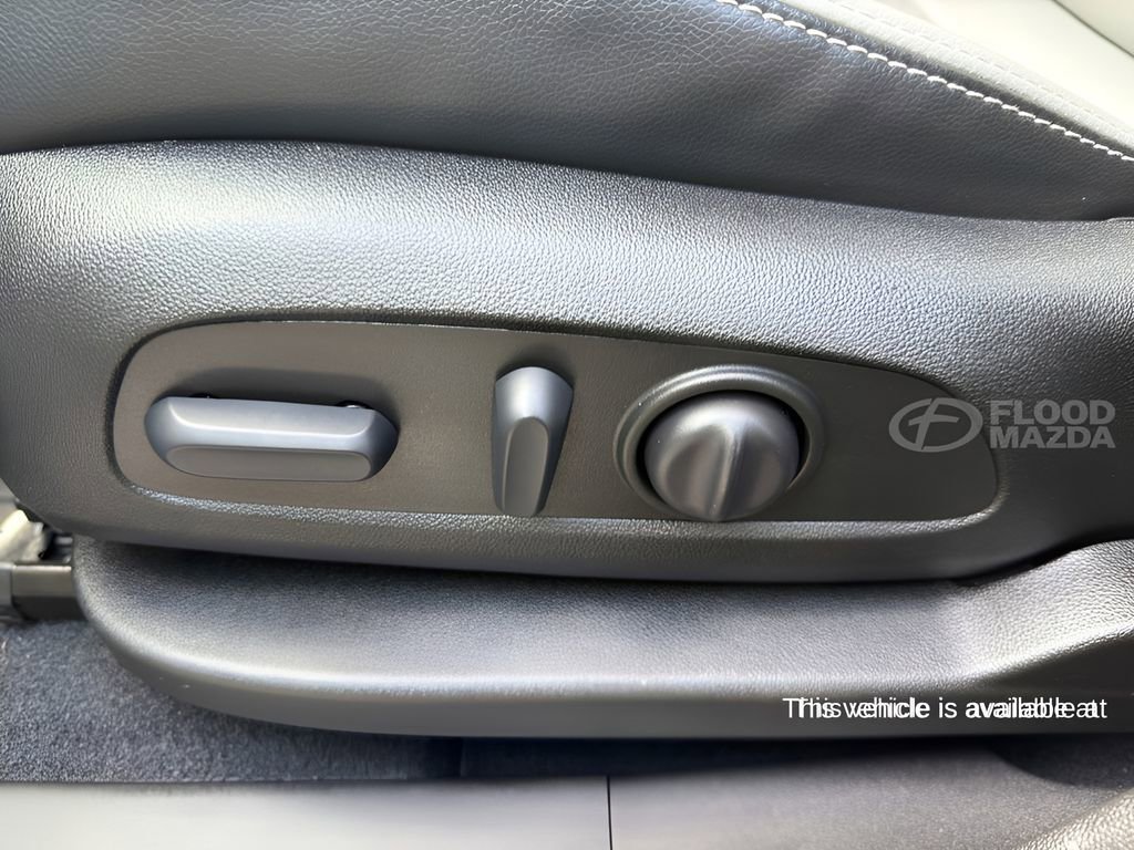 Used 2022 GMC Terrain SLT image 12