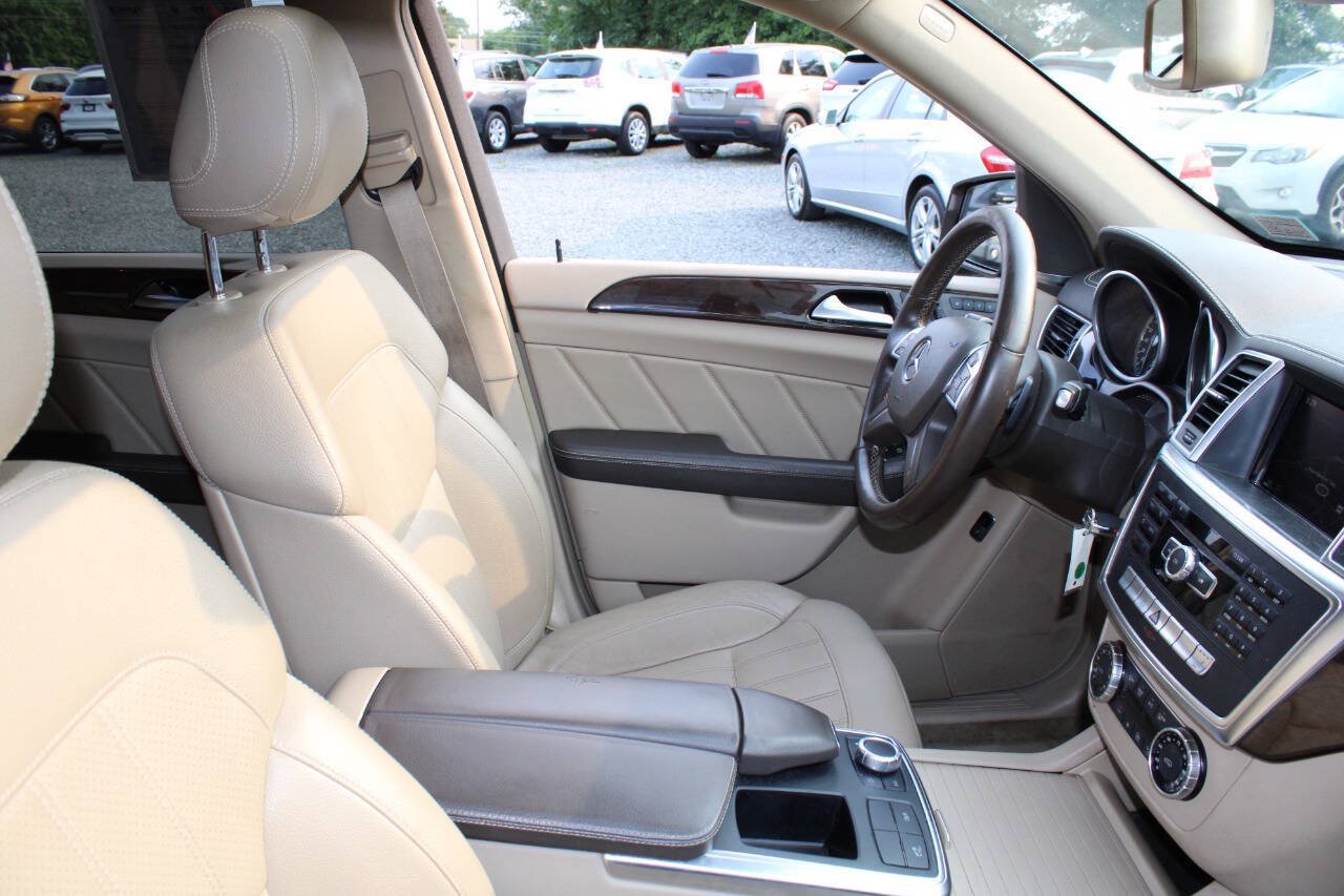 Used 2015 Mercedes-Benz GL 320 BlueTEC 4MATIC image 11