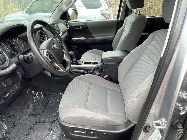 Used 2023 Toyota Tacoma SR5 w/ Technology Package image 14