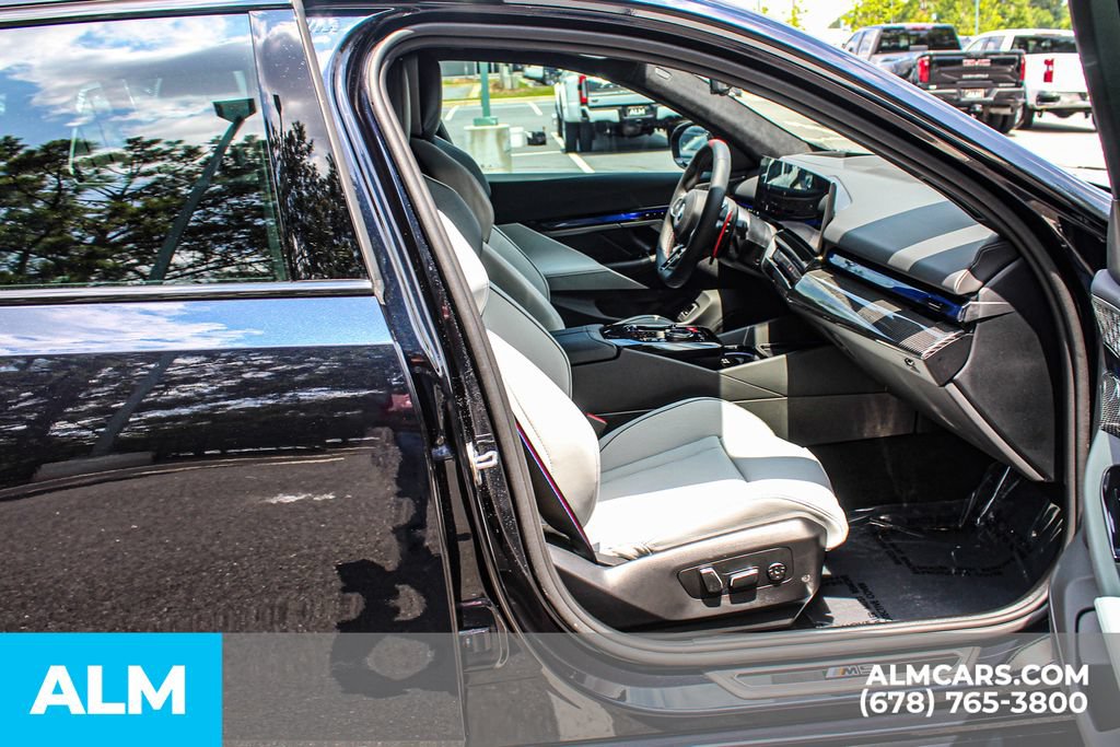 Used 2026 BMW M5 Touring AWD/4WD image 21