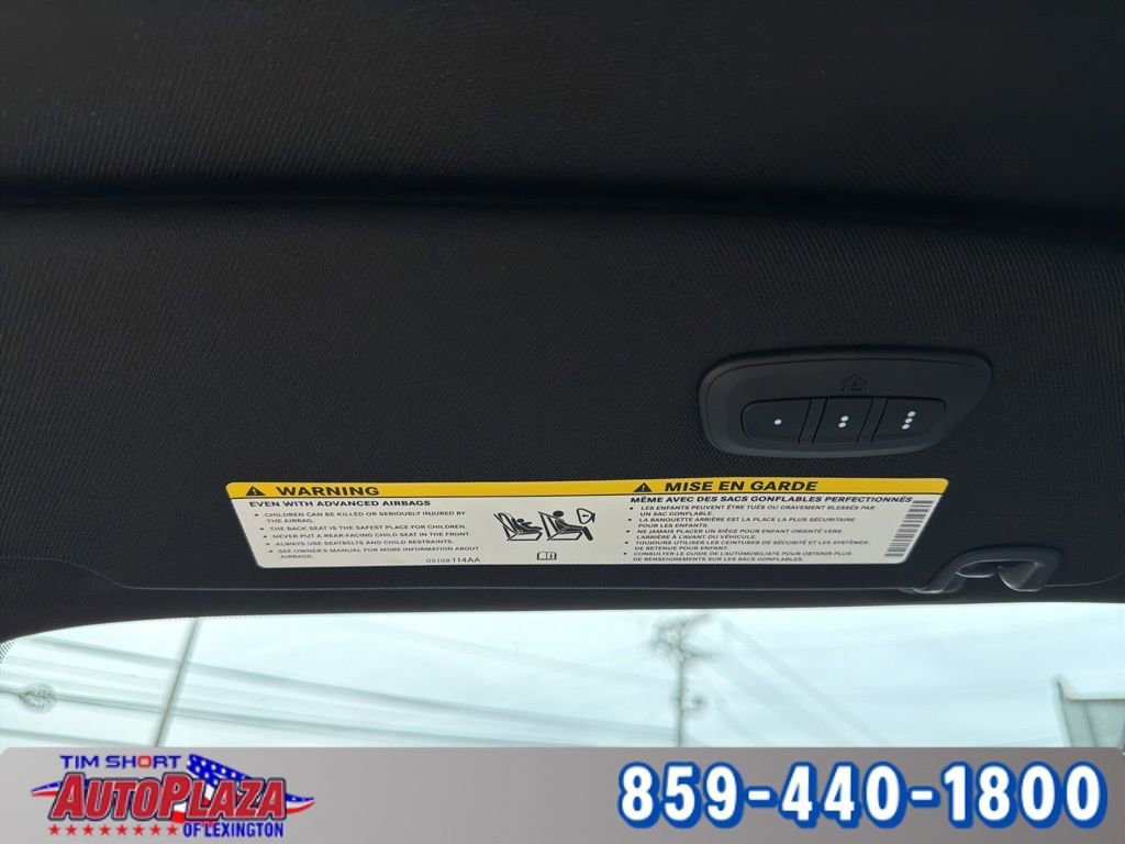 Used 2025 Chrysler Pacifica Limited image 39