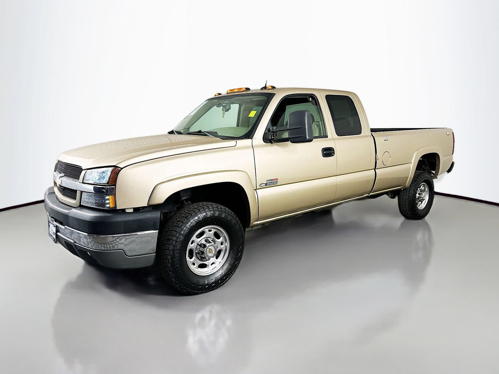 Used 2004 Chevrolet Silverado 3500 2WD Extended Cab w/ Heavy-Duty Power Package image 4