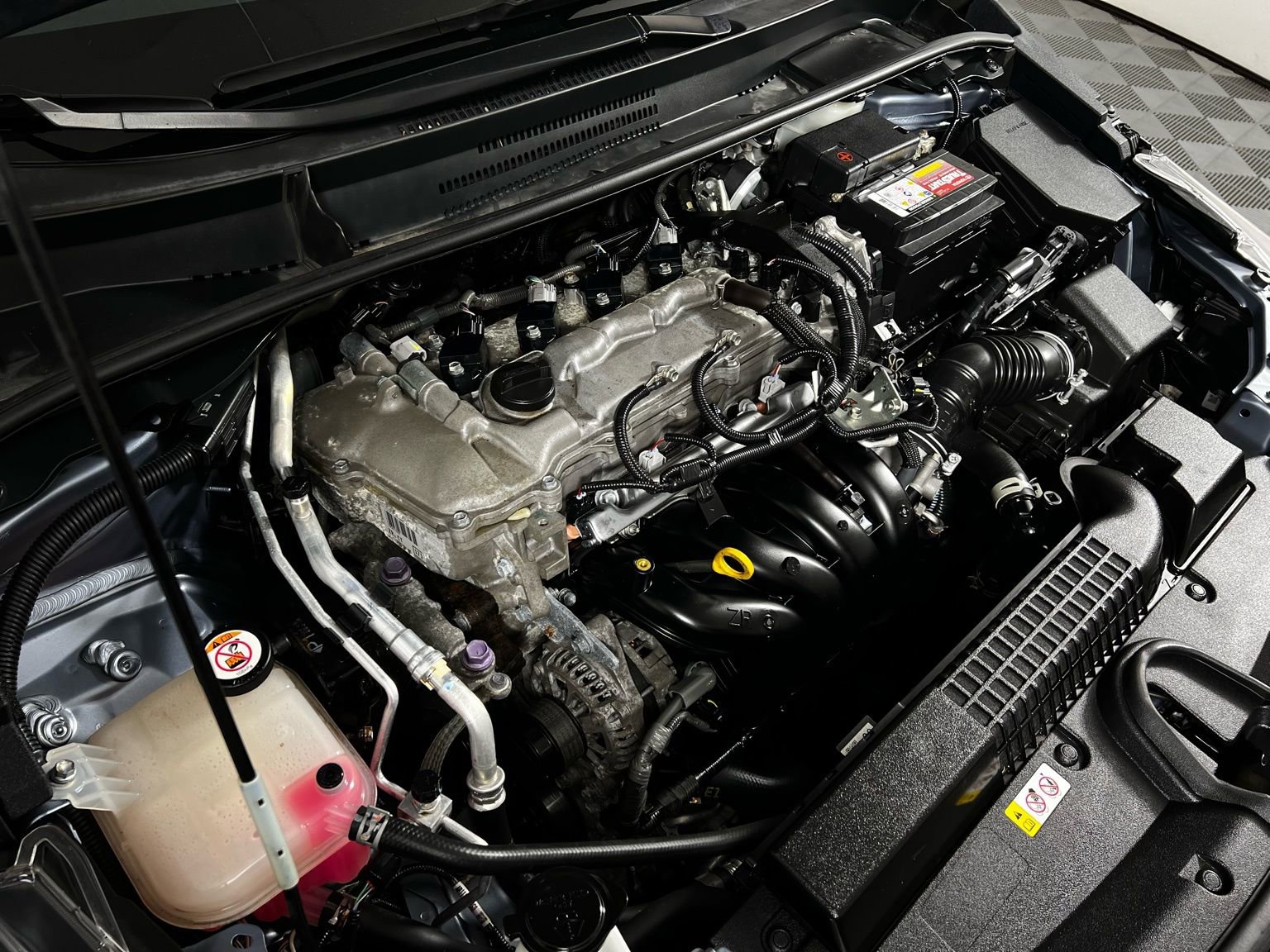 Used 2021 Toyota Corolla LE image 9