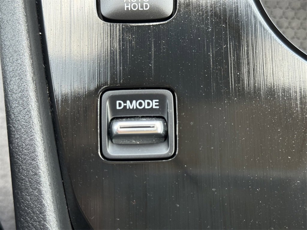 Used 2024 Nissan Rogue SV image 26