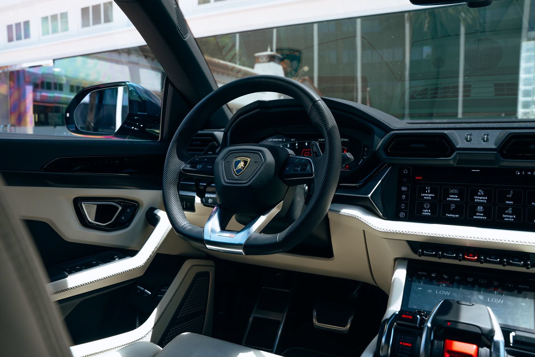 Used 2025 Lamborghini Urus S AWD/4WD image 37