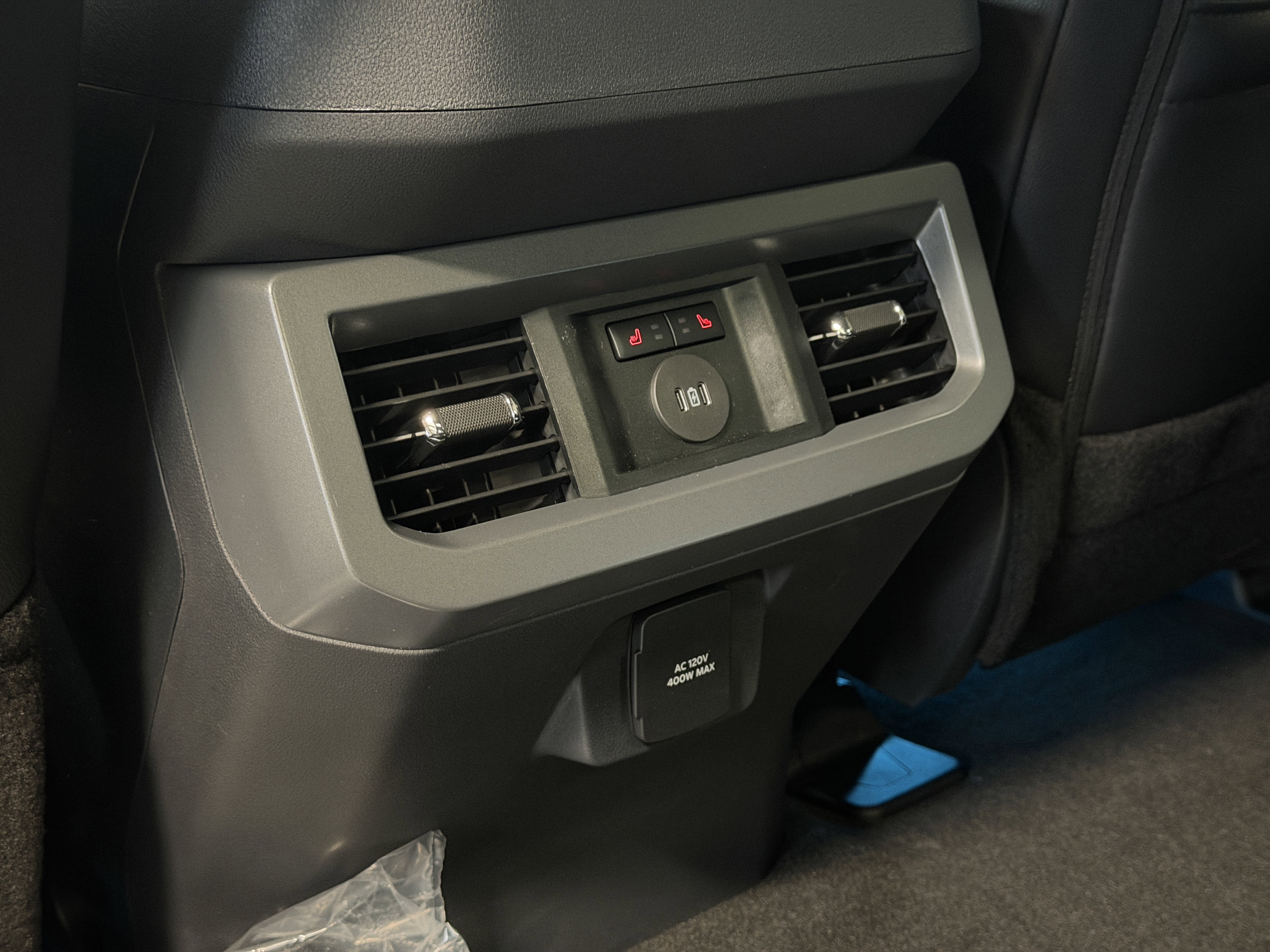 New 2026 Ford F250 Lariat w/ Black Appearance Package image 27