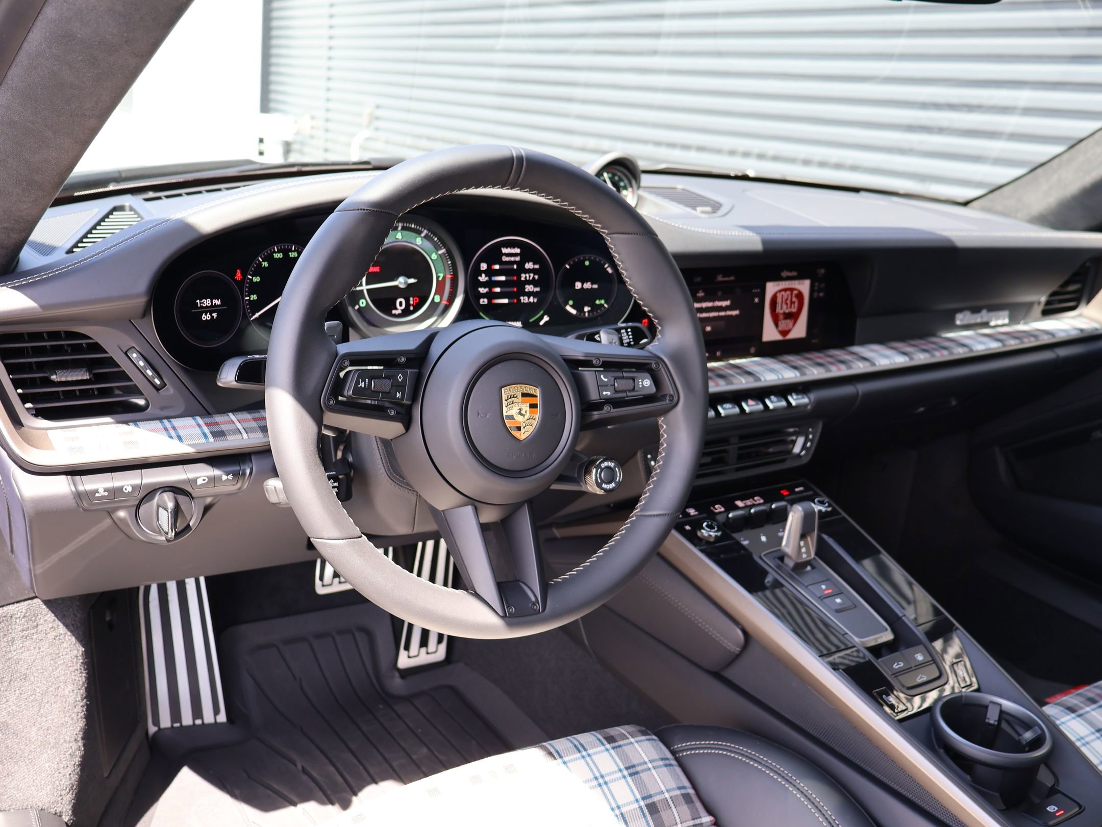 Certified 2025 Porsche 911 Turbo AWD/4WD image 4