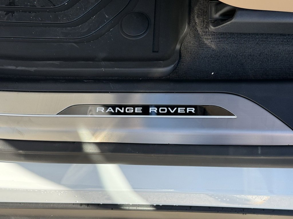 New 2026 Land Rover Range Rover Sport SE image 12