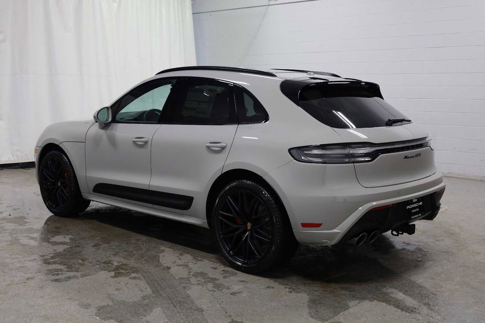 New 2026 Porsche Macan GTS image 3