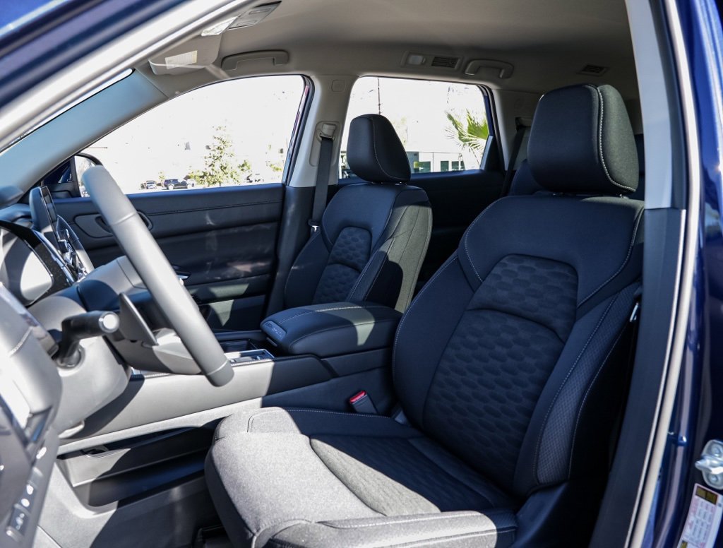 New 2025 Nissan Pathfinder SV image 17
