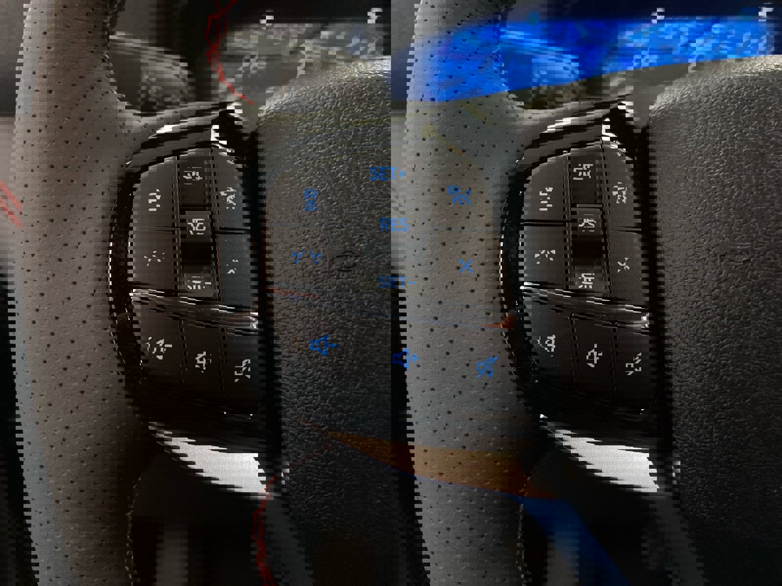 New 2026 Ford Explorer ST-Line w/ ST-Line Street Pack image 28