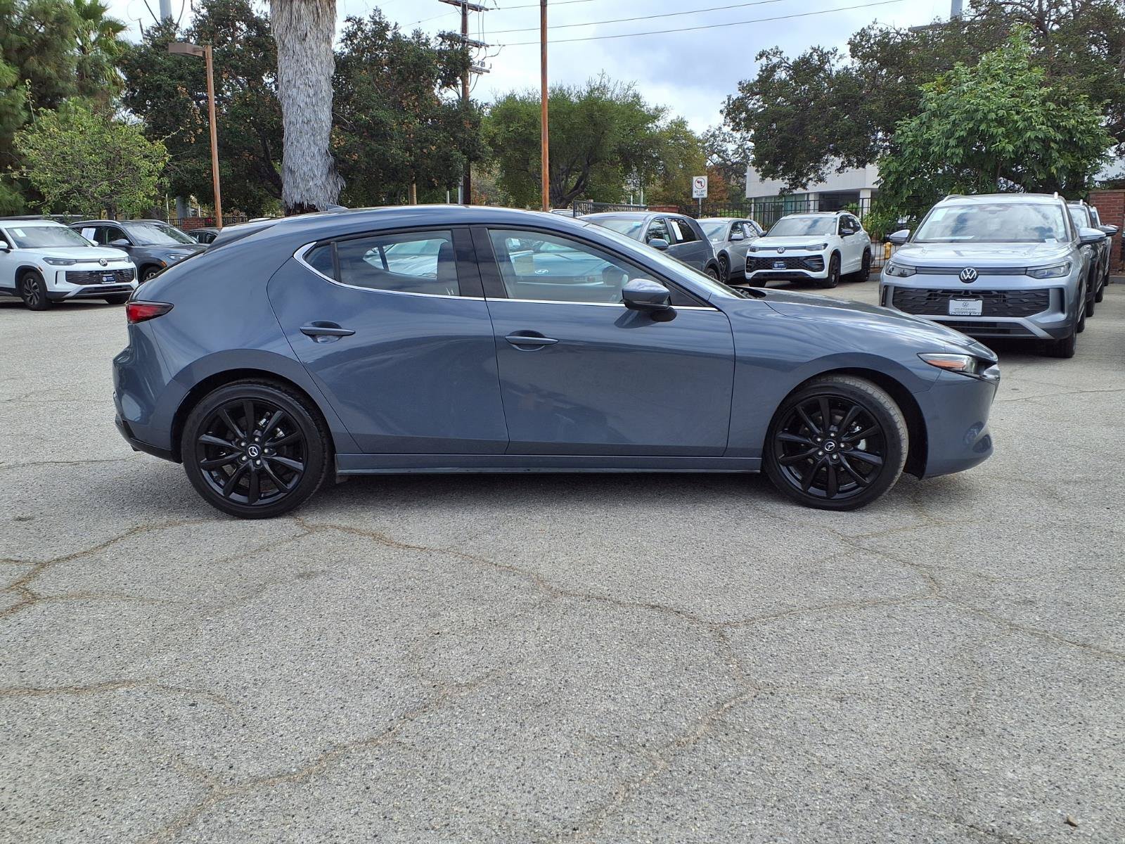 Used 2020 MAZDA MAZDA3 Hatchback w/ Premium Package FWD image 3