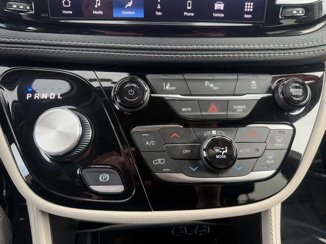 Certified 2023 Chrysler Pacifica Limited image 18