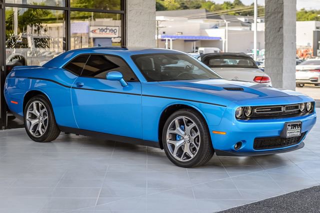Used 2015 Dodge Challenger SXT Plus w/ Sound Group II RWD image 4