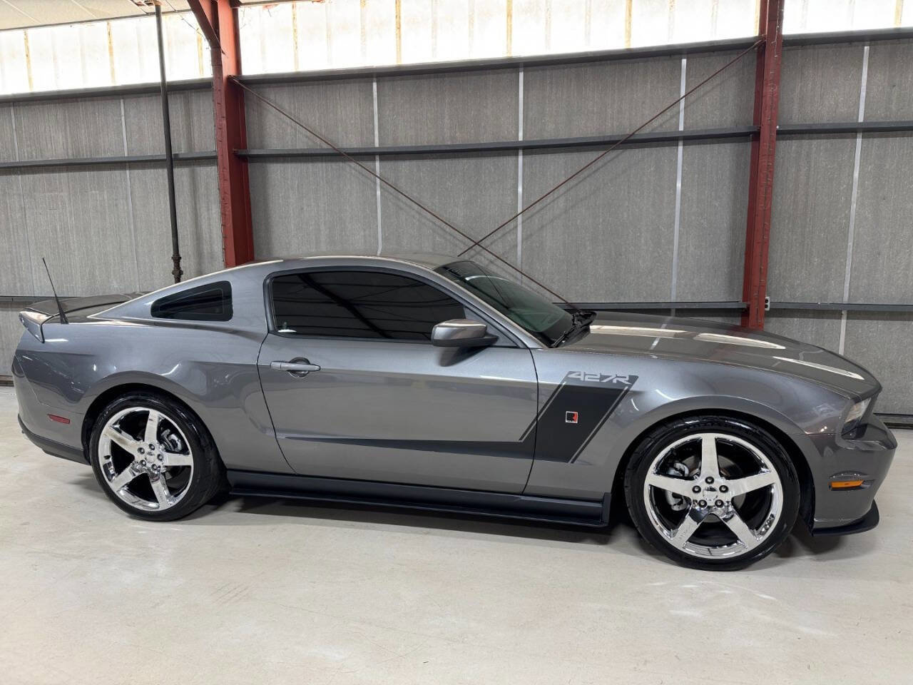 Used 2010 Ford Mustang GT Premium image 16