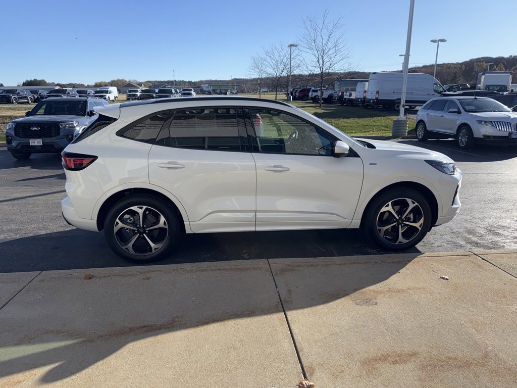 Used 2024 Ford Escape ST-Line Select w/ Tech Pack #2 image 5
