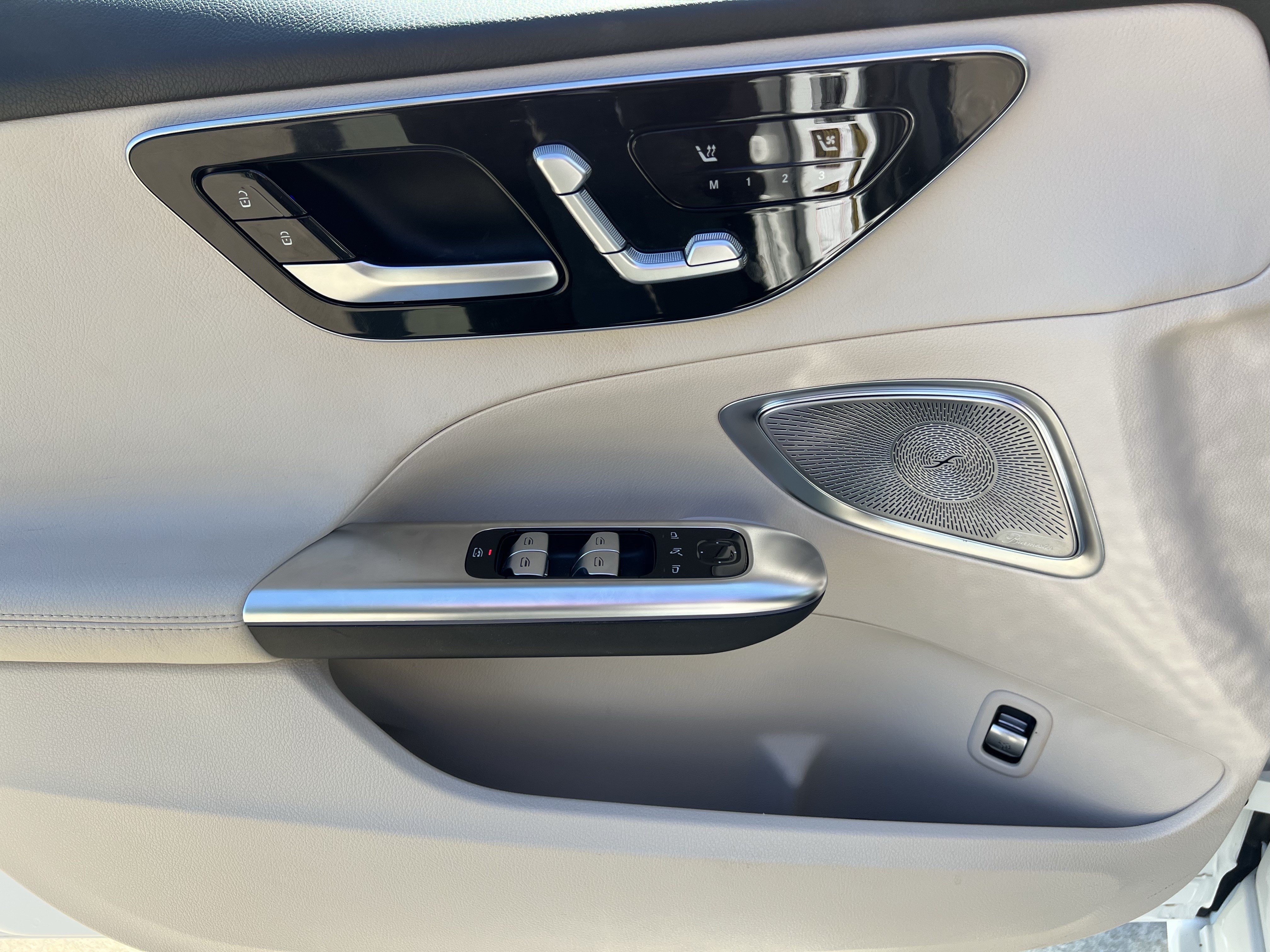 Used 2025 Mercedes-Benz C 300 Sedan image 16