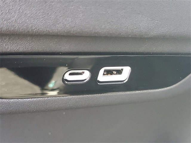 New 2026 Chrysler Pacifica Limited w/ Trailer Tow Group image 13