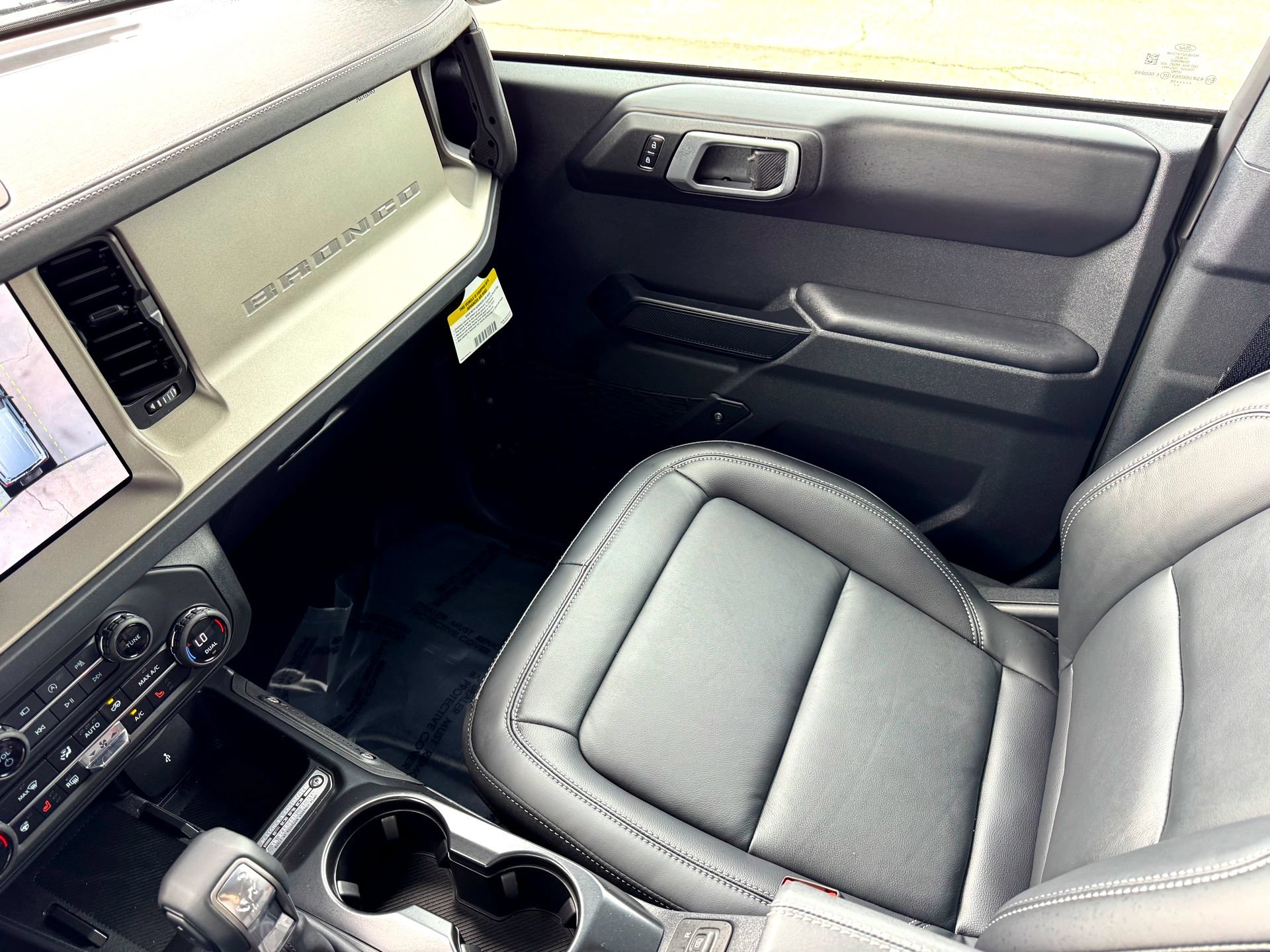 Used 2026 Ford Bronco Outer Banks AWD/4WD image 32