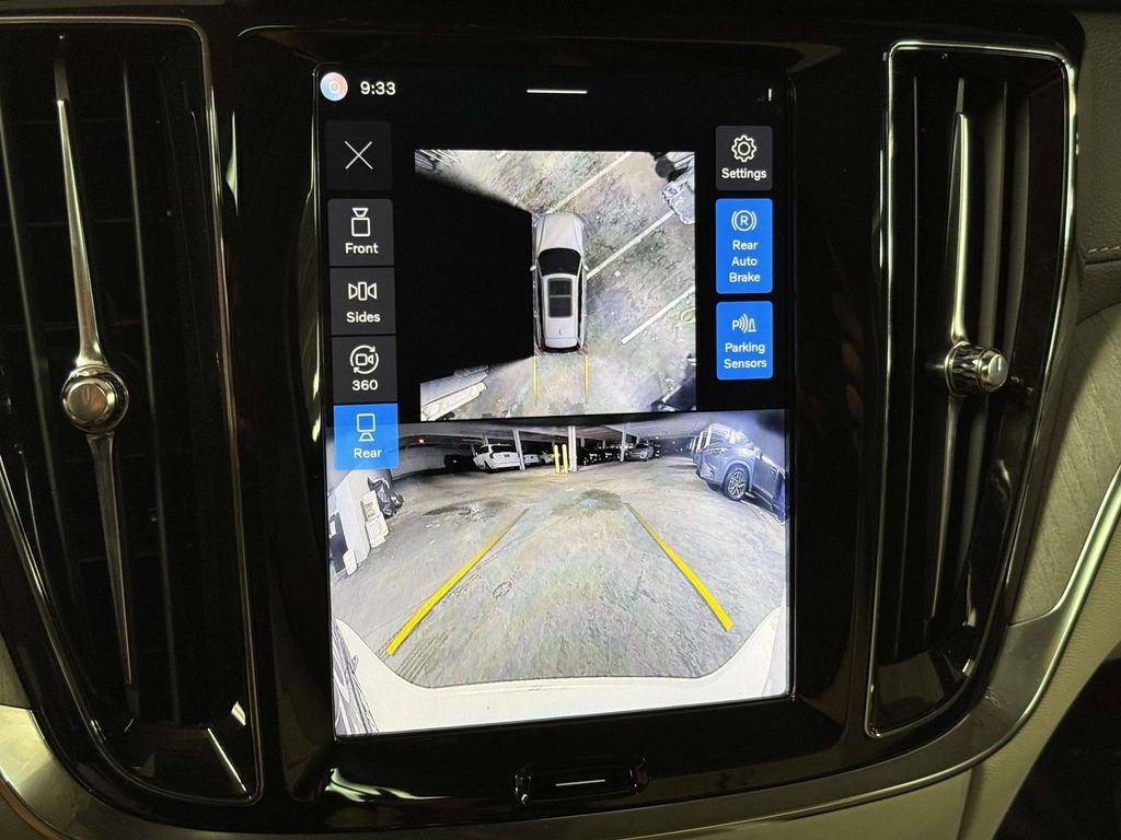 Used 2025 Volvo V60 B5 Cross Country Ultra AWD/4WD image 7