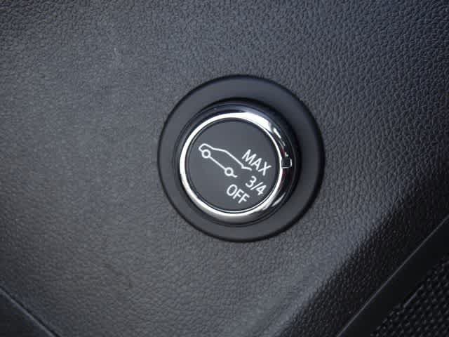 Used 2023 Buick Envision Essence w/ Sport Touring Package FWD image 19