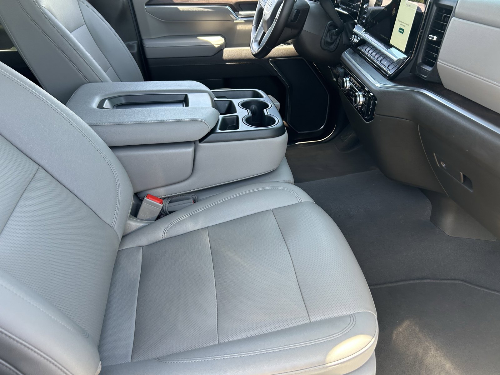 Used 2025 GMC Sierra 1500 SLT RWD image 11