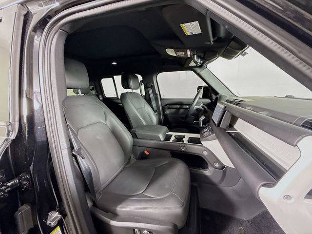 Certified 2025 Land Rover Defender 130 X-Dynamic SE AWD/4WD image 30
