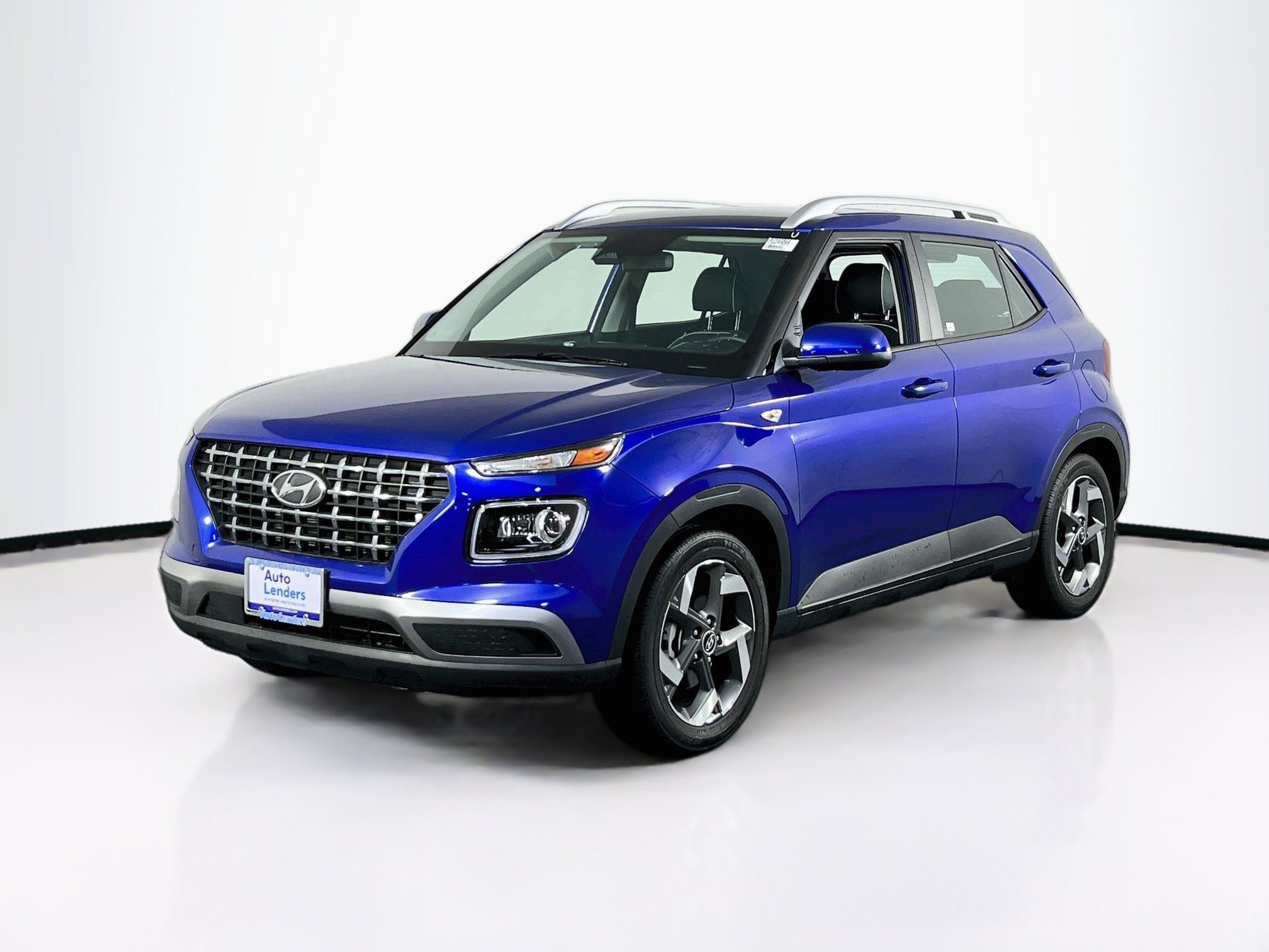 Used 2023 Hyundai Venue Limited w/ Cargo Package FWD image 1
