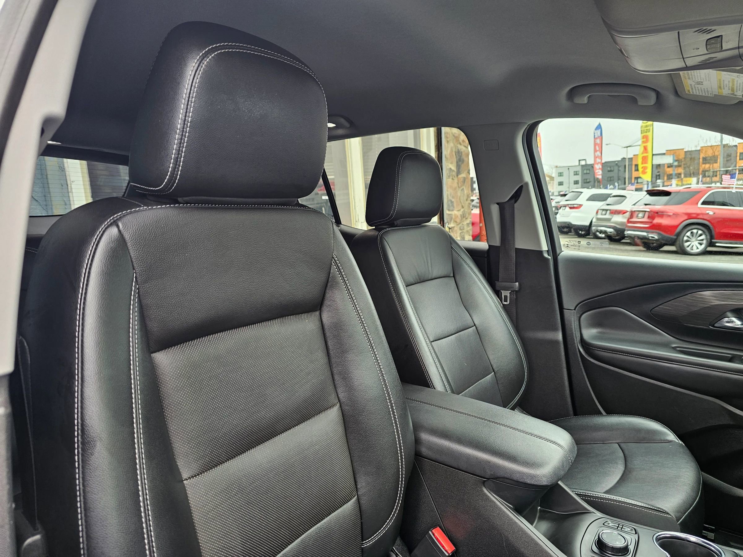 Used 2023 GMC Terrain SLT w/ Infotainment Package II image 14