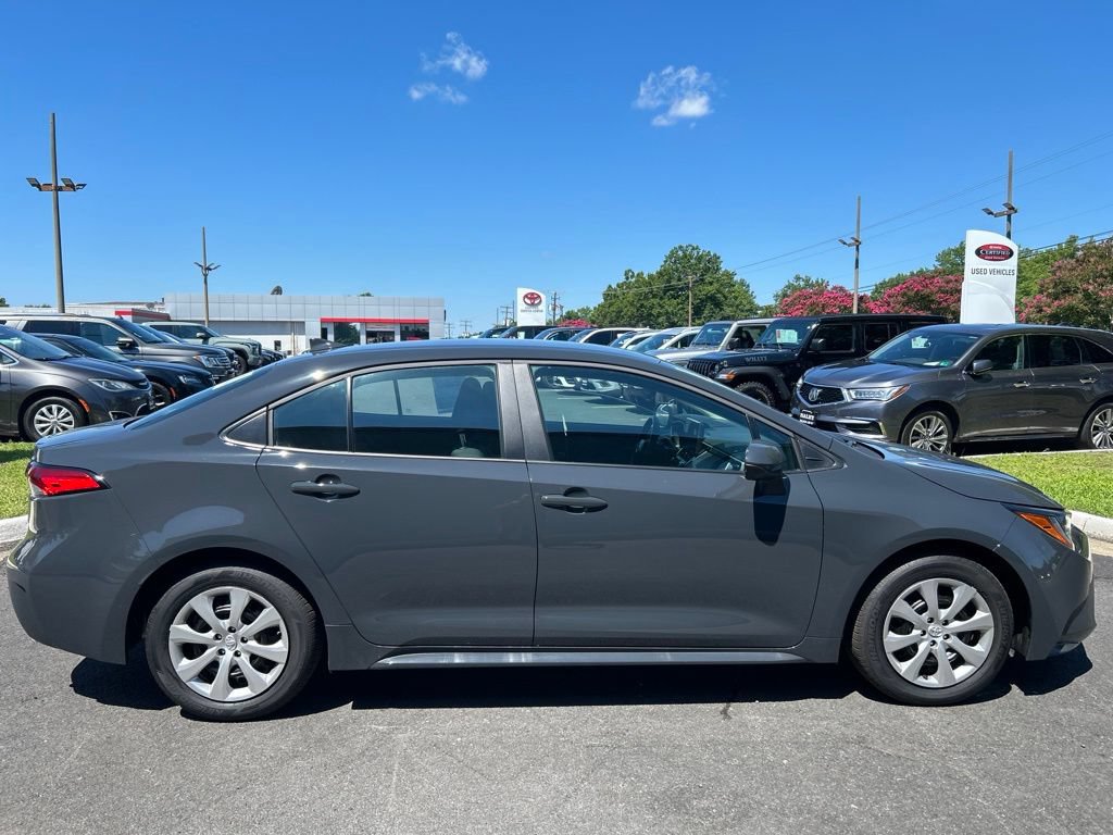 Used 2026 Toyota Corolla LE FWD image 2