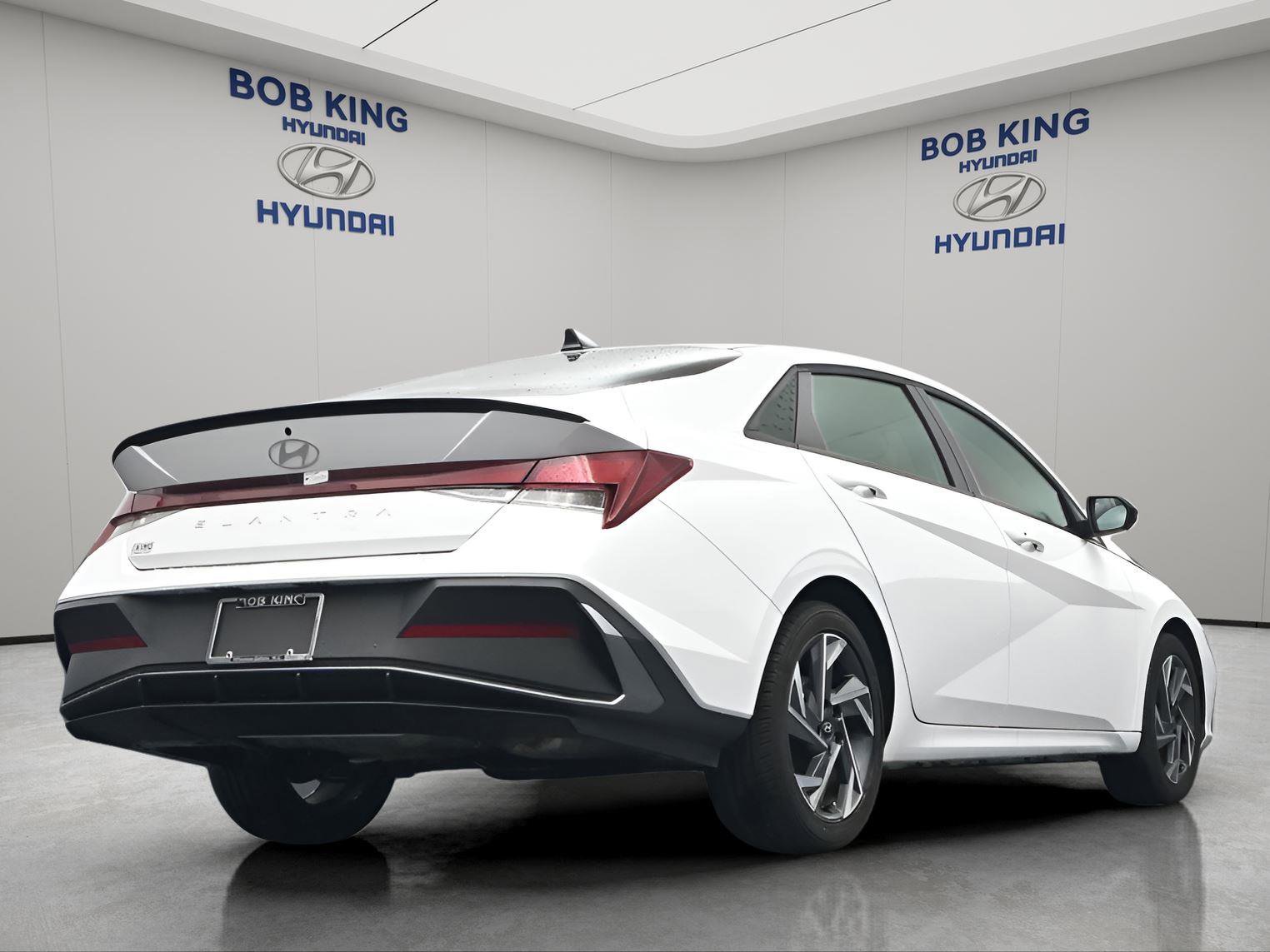 Certified 2025 Hyundai Elantra Sport image 27