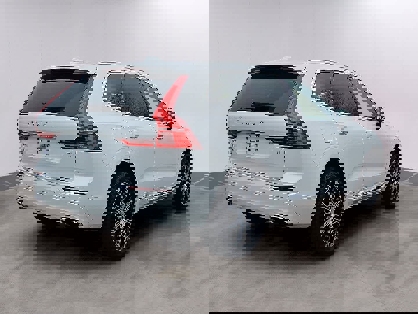 Used 2021 Volvo XC60 T5 Inscription w/ Protection Package Premier image 4