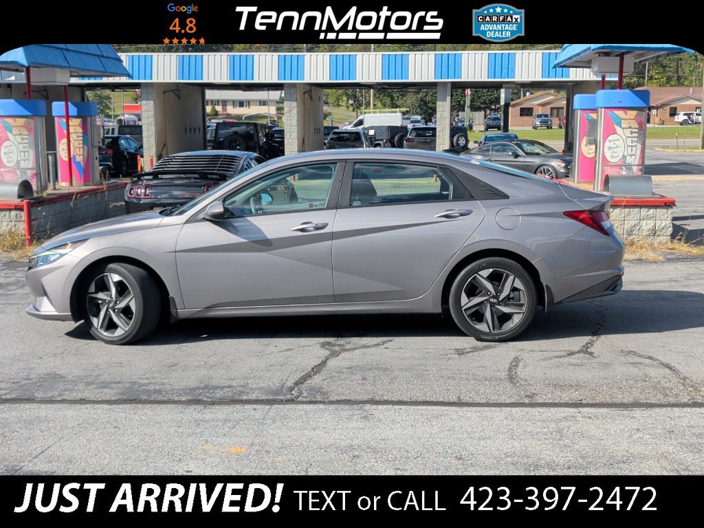 Used 2023 Hyundai Elantra SEL w/ Convenience Package FWD image 8