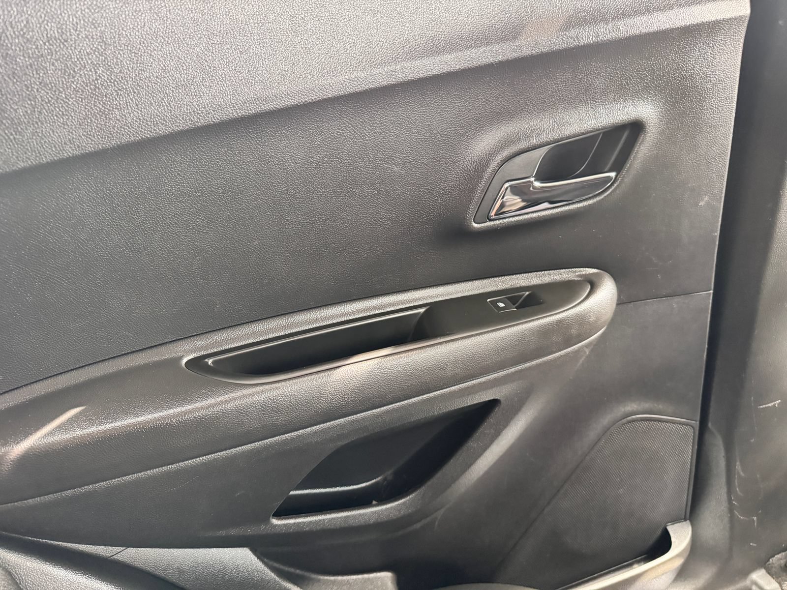 Used 2019 Chevrolet Trax LT w/ LT Convenience Package FWD image 26