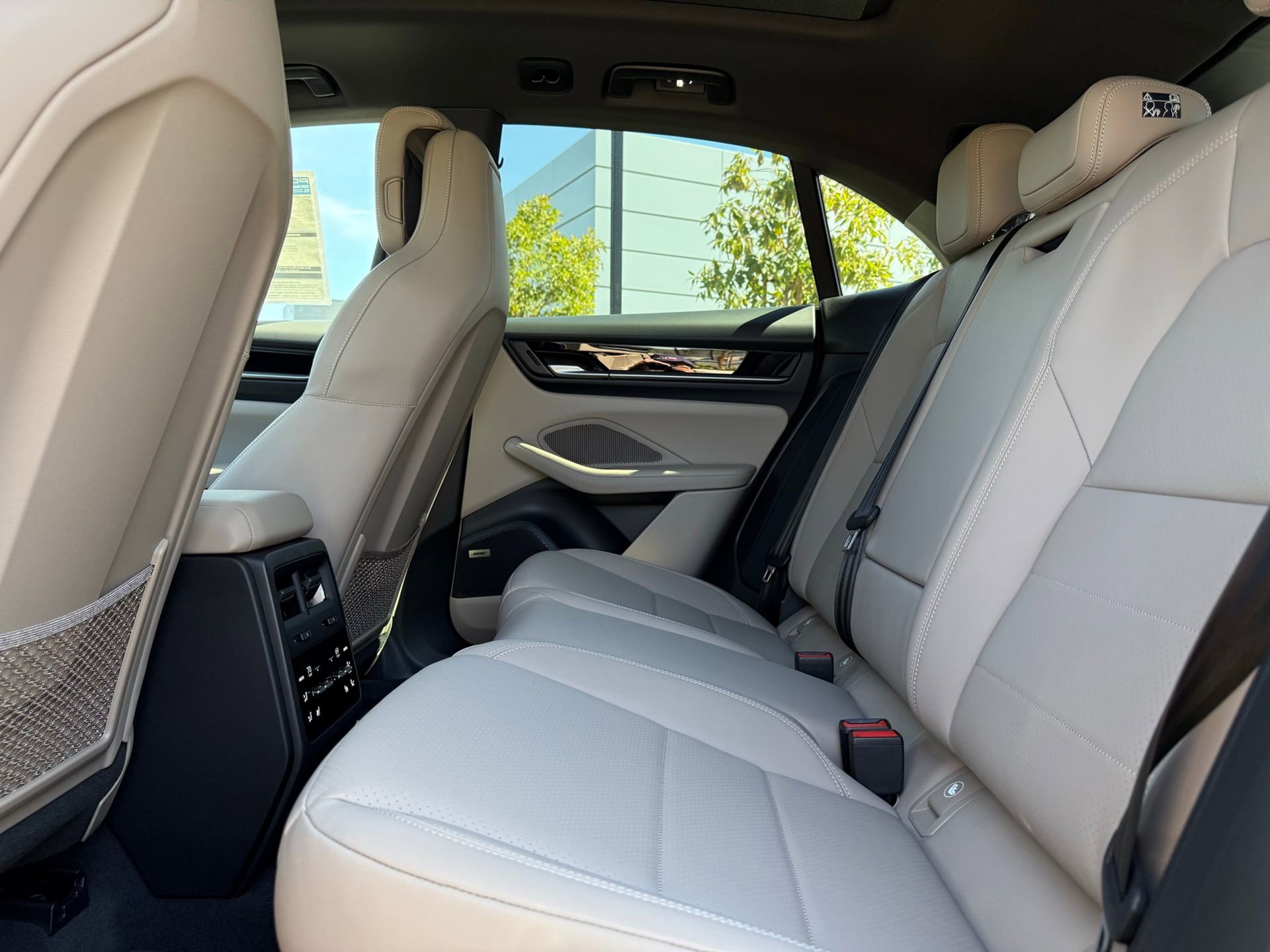 Used 2025 Porsche Macan Electric image 27