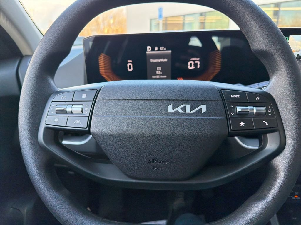 New 2025 Kia K4 LX image 38