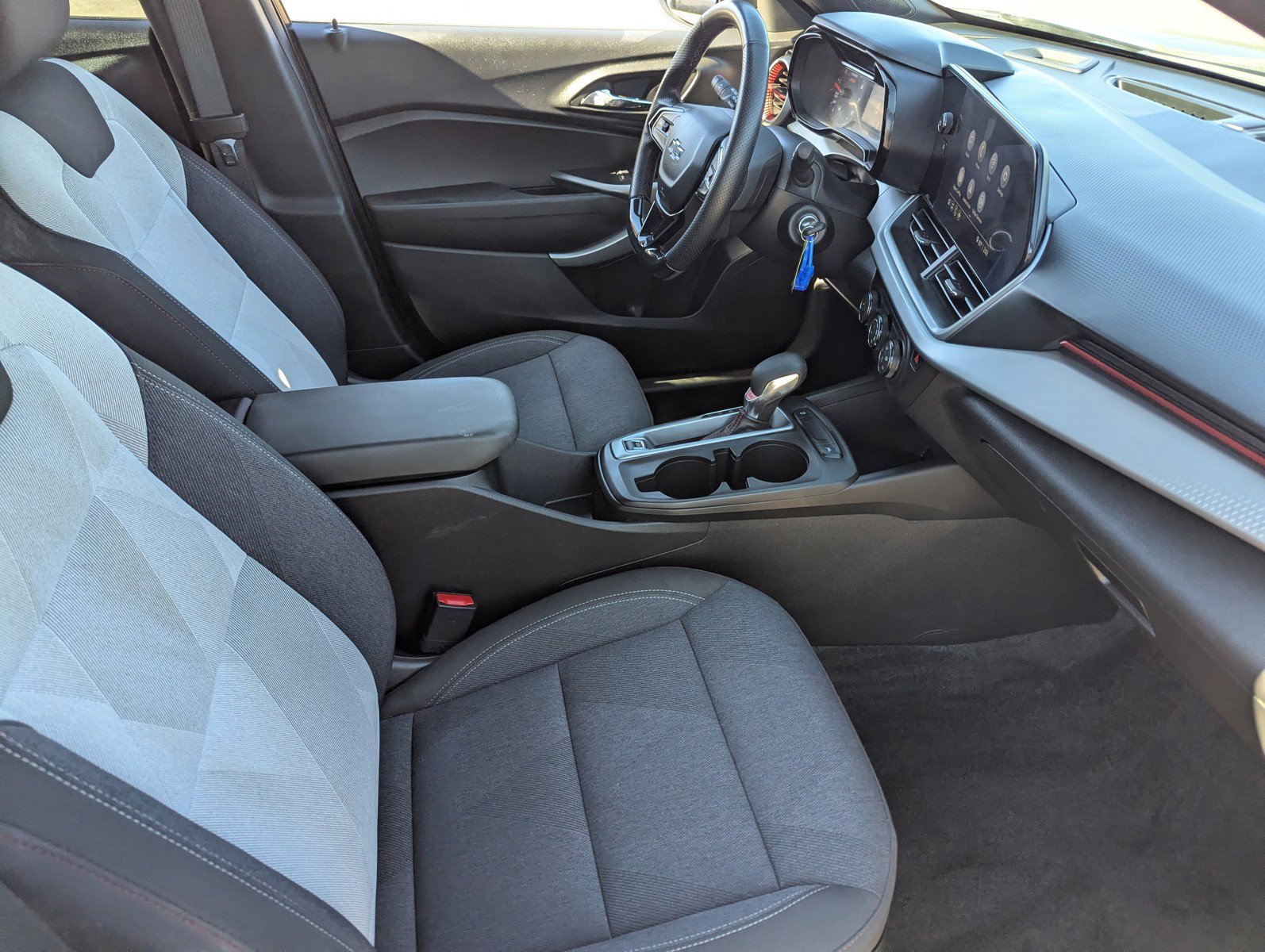 Certified 2024 Chevrolet Trax RS w/ Driver Confidence Package image 11