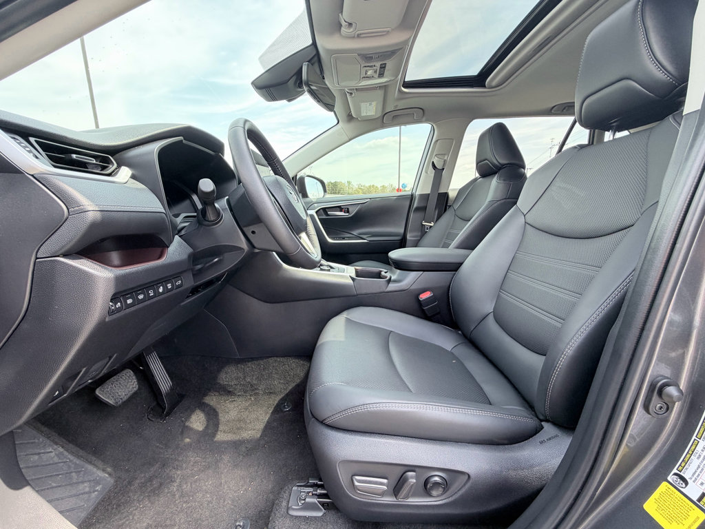 Used 2024 Toyota RAV4 Limited image 22