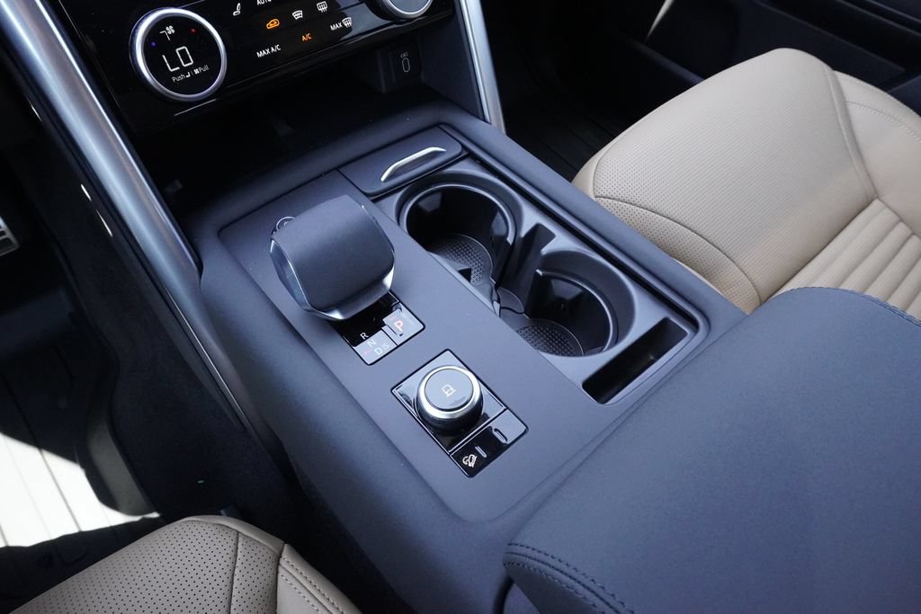 New 2026 Land Rover Discovery Dynamic SE AWD/4WD image 14