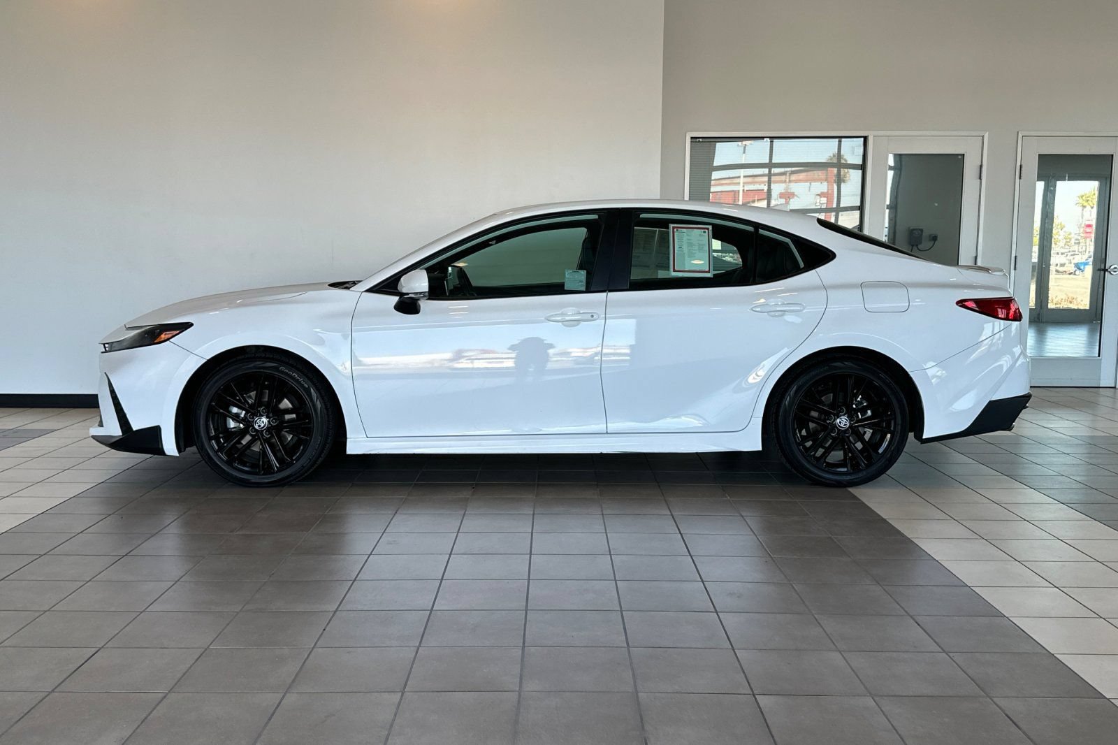 Certified 2025 Toyota Camry SE FWD image 7