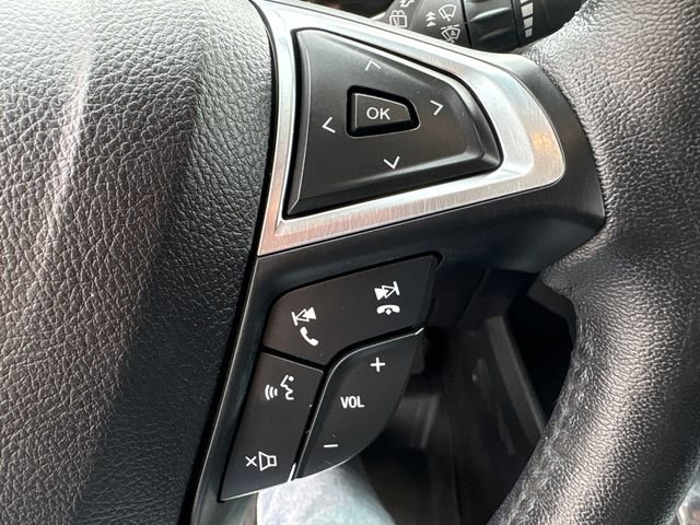 Used 2020 Ford Edge Titanium image 30