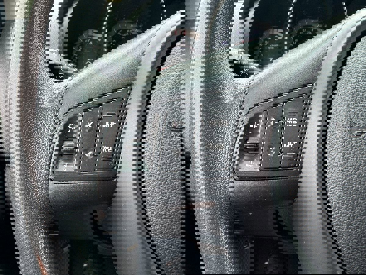 Used 2012 Kia Forte EX image 23