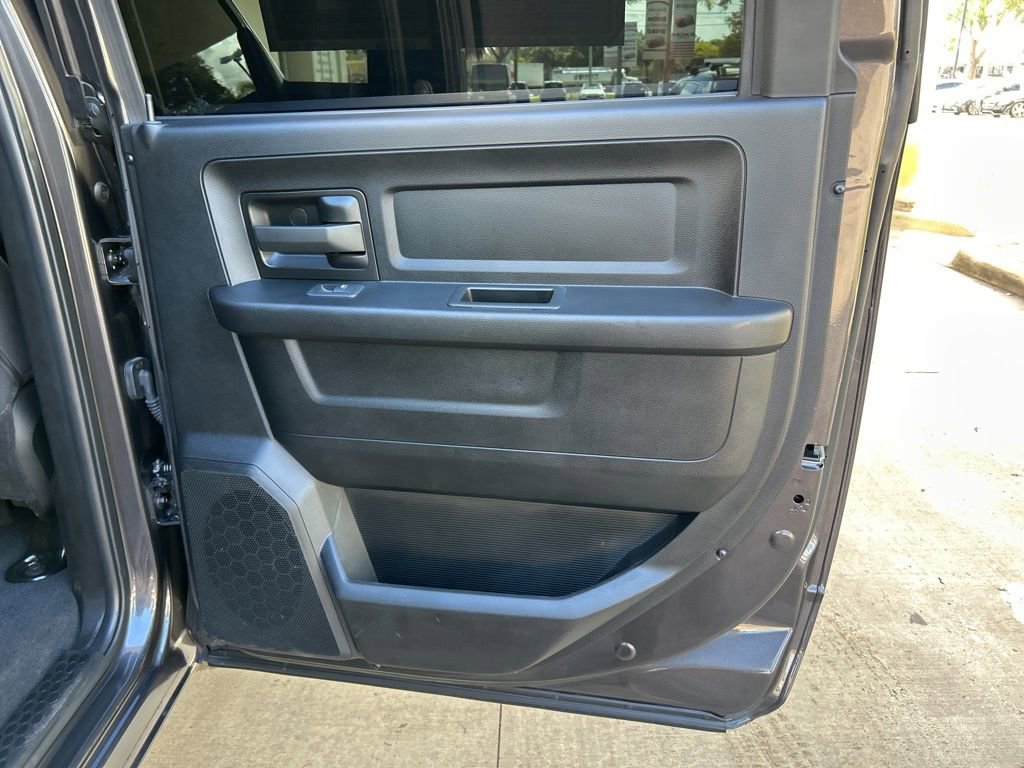 Used 2024 RAM 3500 Tradesman w/ Chrome Appearance Group image 30