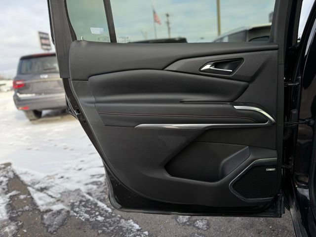 Used 2024 Chevrolet Traverse RS w/ LPO, Floor Liner Package image 19