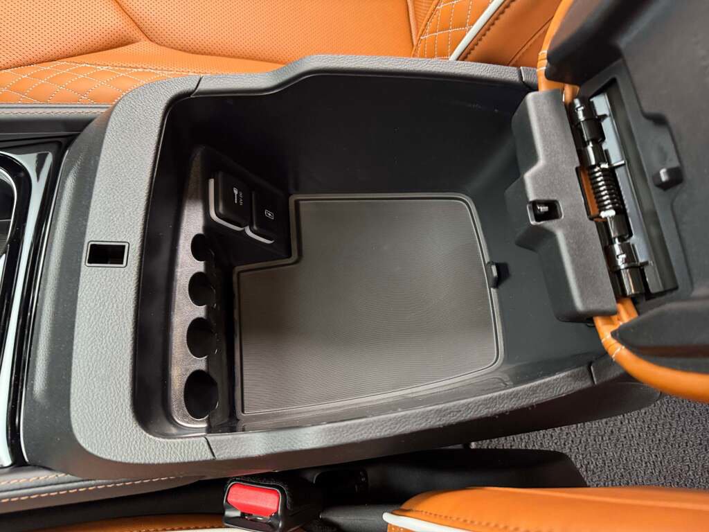 New 2026 Chrysler Pacifica Pinnacle w/ Trailer Tow Group image 38