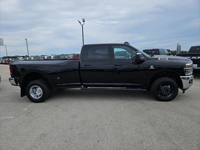 New 2026 RAM 3500 Tradesman AWD/4WD image 39
