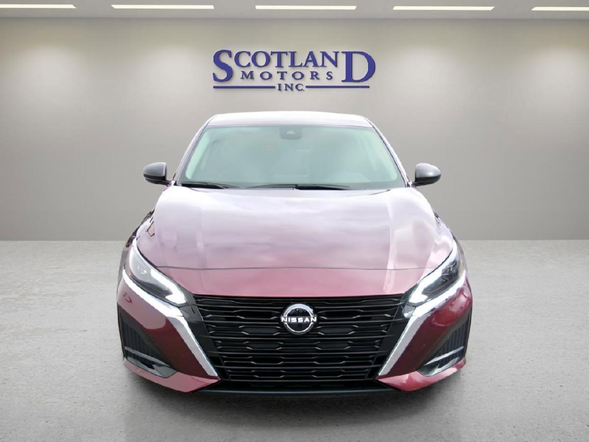 Used 2025 Nissan Altima 2.5 SV image 3